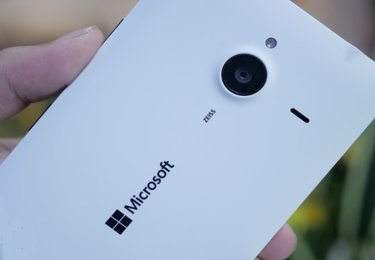 Microsoft выпустила на свет новый Windows phone "Microsoft Lumia 650"